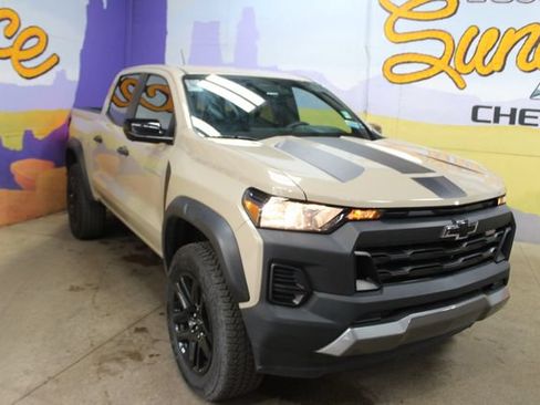 Used 2023 Chevrolet Colorado Trail Boss w/ Technology Package AWD/4WD image 2