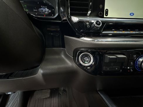 Used 2024 GMC Sierra 1500 SLT w/ SLT Premium Plus Package image 17