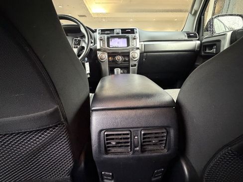 Used 2019 Toyota 4Runner SR5 AWD/4WD image 38