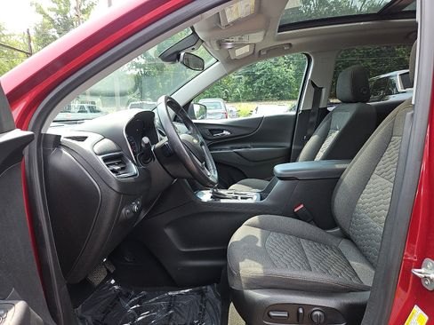 Used 2021 Chevrolet Equinox LT FWD image 13