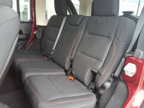 Used 2021 Jeep Wrangler Unlimited Rubicon AWD/4WD image 19