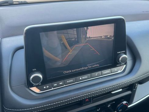 Used 2021 Nissan Rogue S image 22