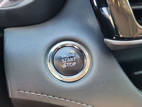 Used 2022 Toyota Highlander XLE image 21