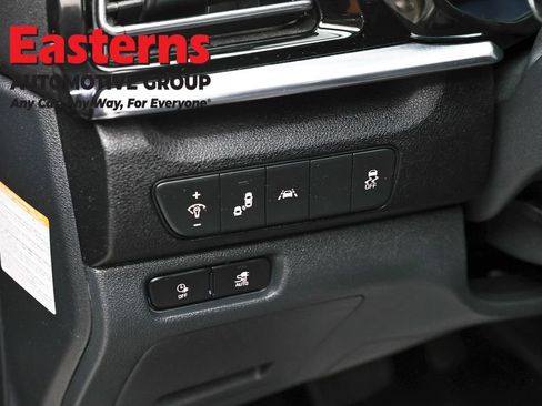 Used 2022 Kia Niro EX FWD image 22
