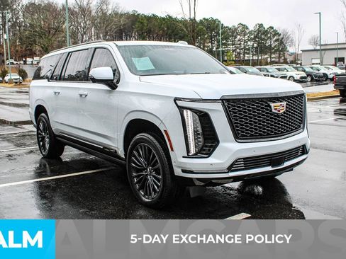 Used 2026 Cadillac Escalade ESV Platinum Sport image 4