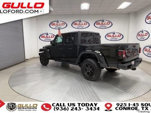 Used 2023 Jeep Gladiator Sport AWD/4WD image 6