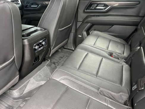 Used 2025 GMC Yukon Elevation AWD/4WD image 4
