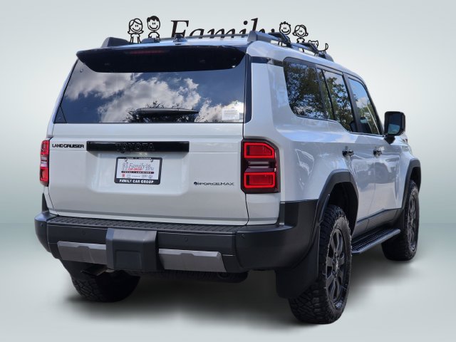 Used 2026 Toyota Land Cruiser w/ Premium Package AWD/4WD image 4