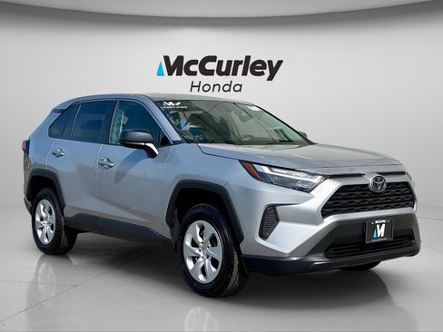 Used 2024 Toyota RAV4 LE AWD/4WD image 1