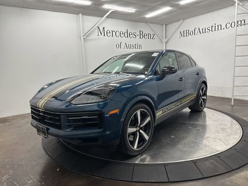 Used 2024 Porsche Cayenne Coupe image 3