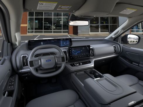 New 2026 Ford Expedition Active RWD image 9