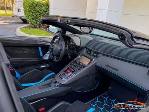 Used 2021 Lamborghini Aventador SVJ AWD/4WD image 31