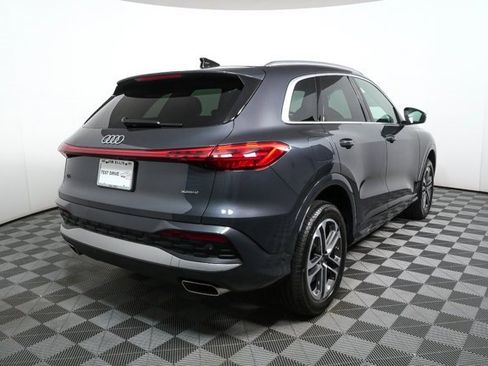 Certified 2025 Audi Q5 Premium Plus w/ Premium Plus image 3