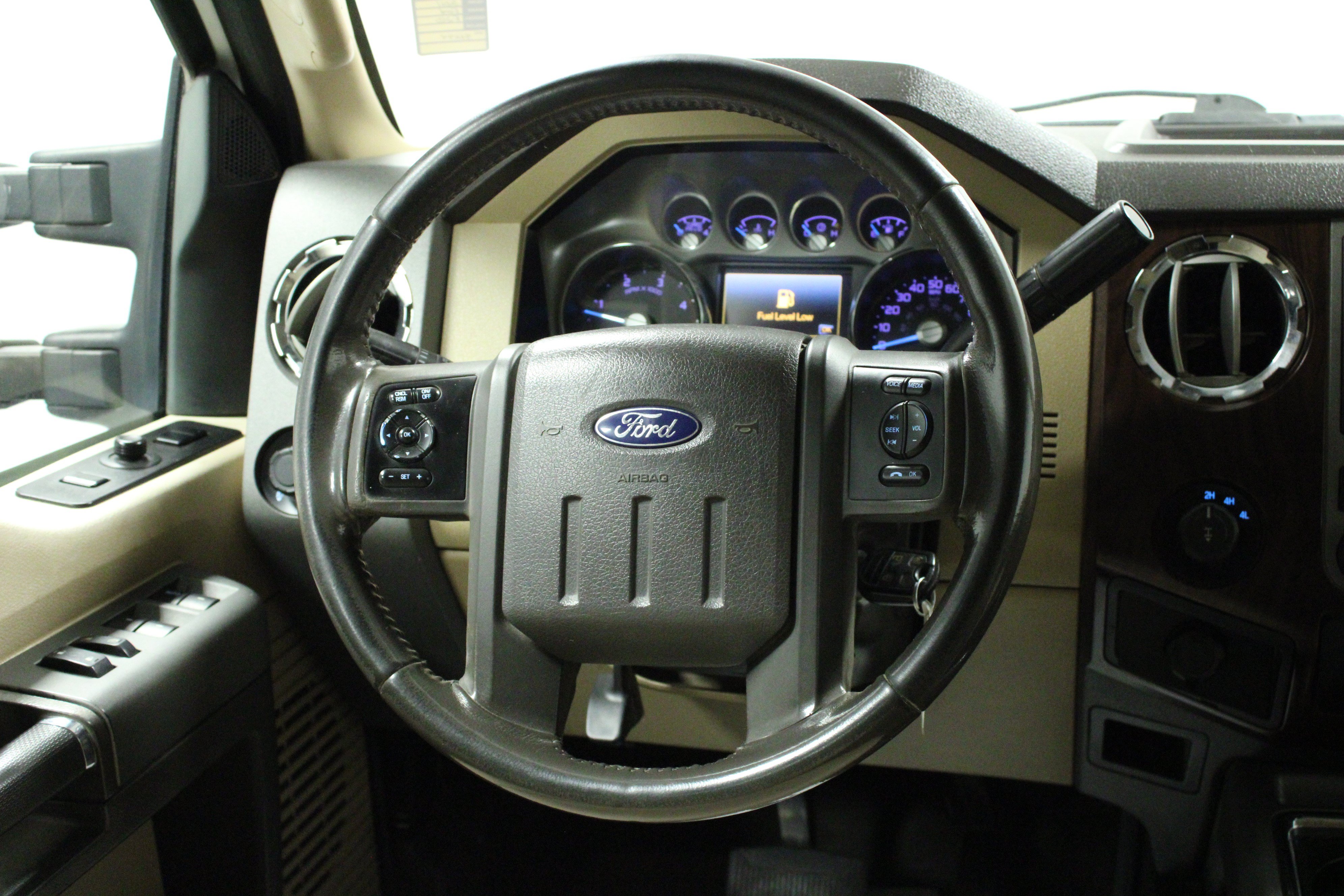 Used 2011 Ford F250 Lariat w/ Lariat Interior Pkg AWD/4WD image 32