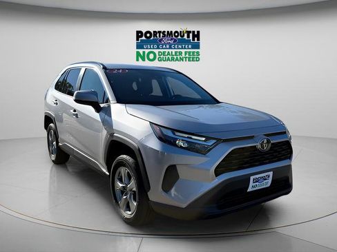 Used 2024 Toyota RAV4 XLE AWD/4WD image 1
