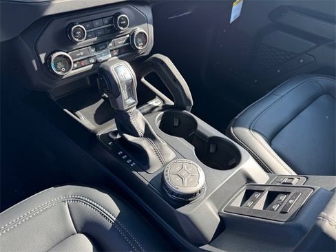 New 2025 Ford Bronco Outer Banks w/ Sasquatch Package image 19