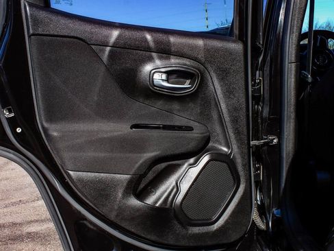 Used 2021 Jeep Renegade Sport image 11