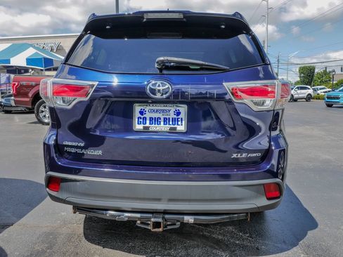 Used 2016 Toyota Highlander XLE AWD/4WD image 6