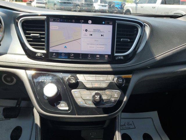 Used 2026 Chrysler Pacifica Limited FWD image 21