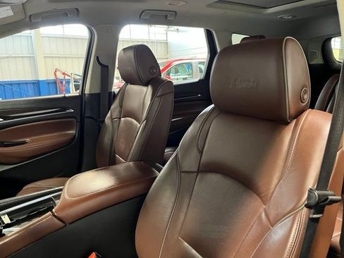 Used 2019 Buick Enclave Avenir w/ Avenir Technology Package AWD/4WD image 23