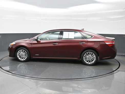 Used 2014 Toyota Avalon Limited w/ Technology Package FWD image 3