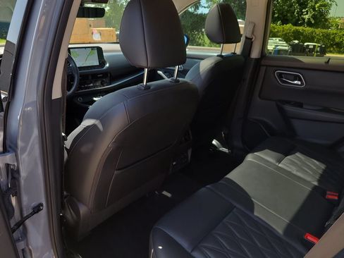 Certified 2023 Nissan Rogue Platinum w/ Platinum Premium Package FWD image 10