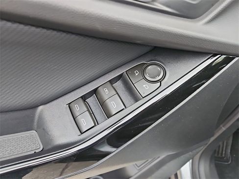 New 2026 Chevrolet Equinox LT w/ Convenience Package II image 18