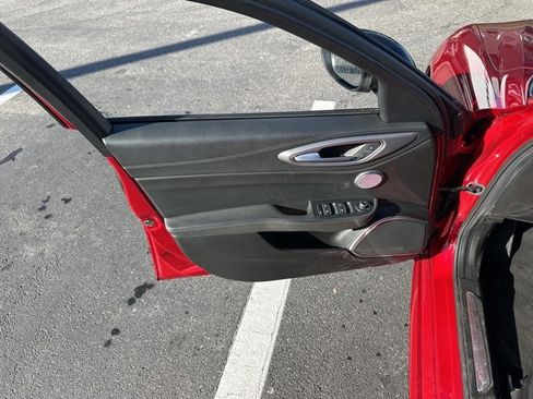 Used 2023 Alfa Romeo Giulia Veloce image 13