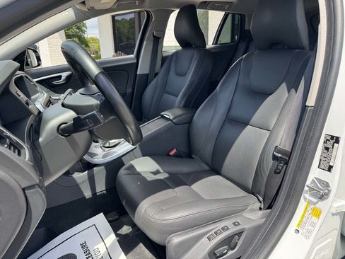 Used 2018 Volvo V60 T5 Cross Country AWD/4WD image 11