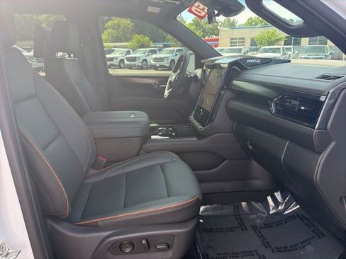 Used 2026 GMC Yukon AT4 w/ AT4 Premium Plus Package AWD/4WD image 10