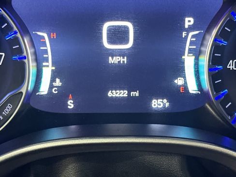 Used 2025 Chrysler Pacifica Select FWD image 28