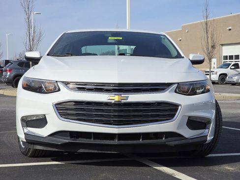 Used 2017 Chevrolet Malibu LT image 13