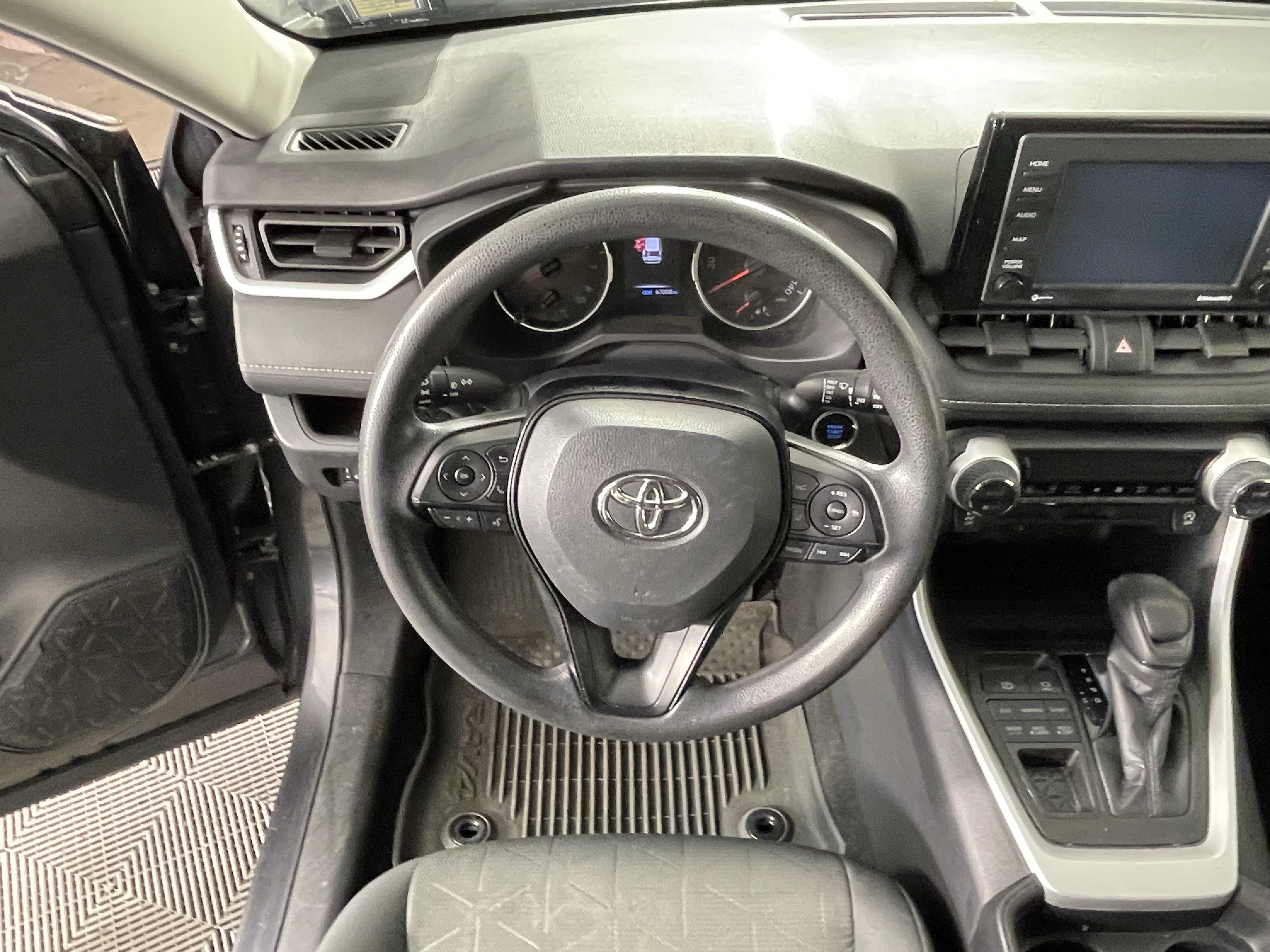 Used 2021 Toyota RAV4 XLE AWD/4WD image 12