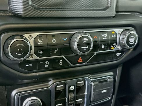 Used 2023 Jeep Wrangler Unlimited Sport AWD/4WD image 7