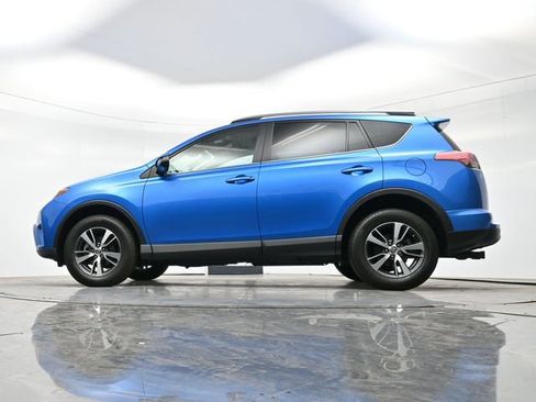 Used 2018 Toyota RAV4 XLE w/ Plus Extra Value Package image 29
