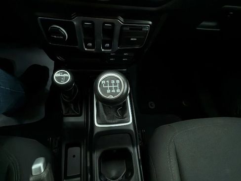 Used 2020 Jeep Wrangler Sport AWD/4WD image 14