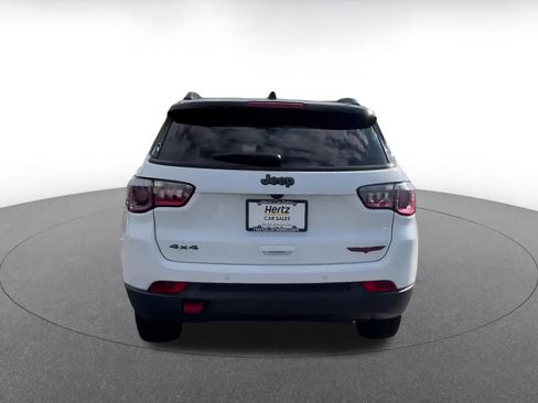 Used 2025 Jeep Compass Trailhawk image 12