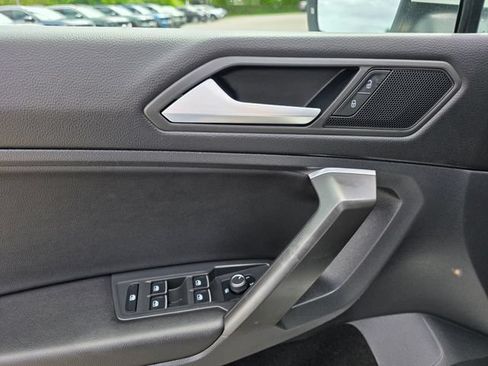 Used 2021 Volkswagen Tiguan SE AWD/4WD image 26