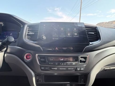 Used 2021 Honda Pilot EX image 19