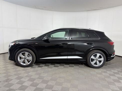 Used 2025 Audi Q4 e-tron Premium w/ Convenience Package image 2