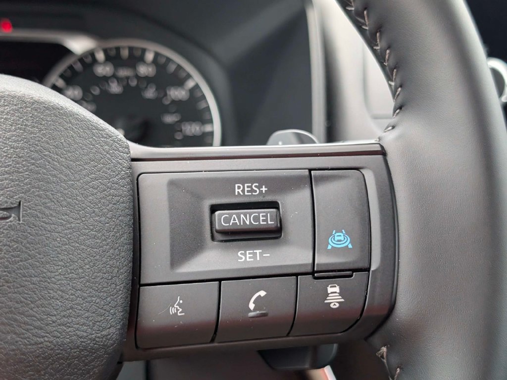 Certified 2026 Nissan Rogue SV FWD image 25