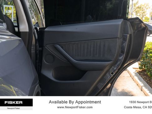Used 2021 Tesla Model Y Long Range AWD/4WD image 19