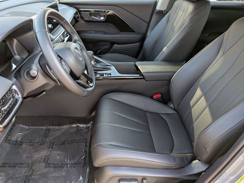 Certified 2025 Acura ADX Base image 11