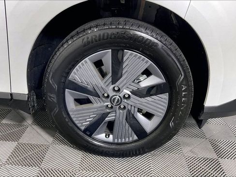 Certified 2025 Nissan Murano SL image 11