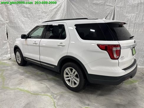 Used 2018 Ford Explorer XLT w/ Equipment Group 201A image 7