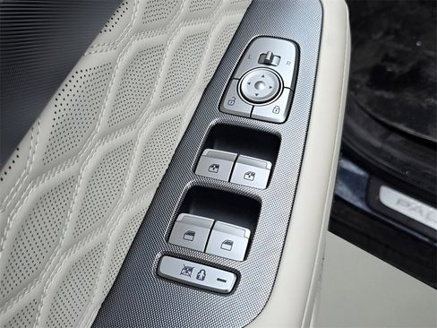 Used 2020 Hyundai Palisade Limited image 18