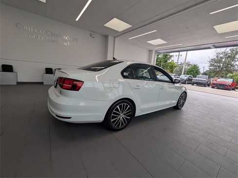 Used 2016 Volkswagen Jetta Sport image 13