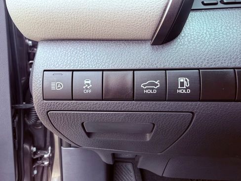 Used 2024 Toyota Camry XLE image 20