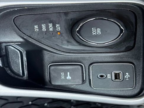 Used 2021 Jeep Compass Latitude AWD/4WD image 26