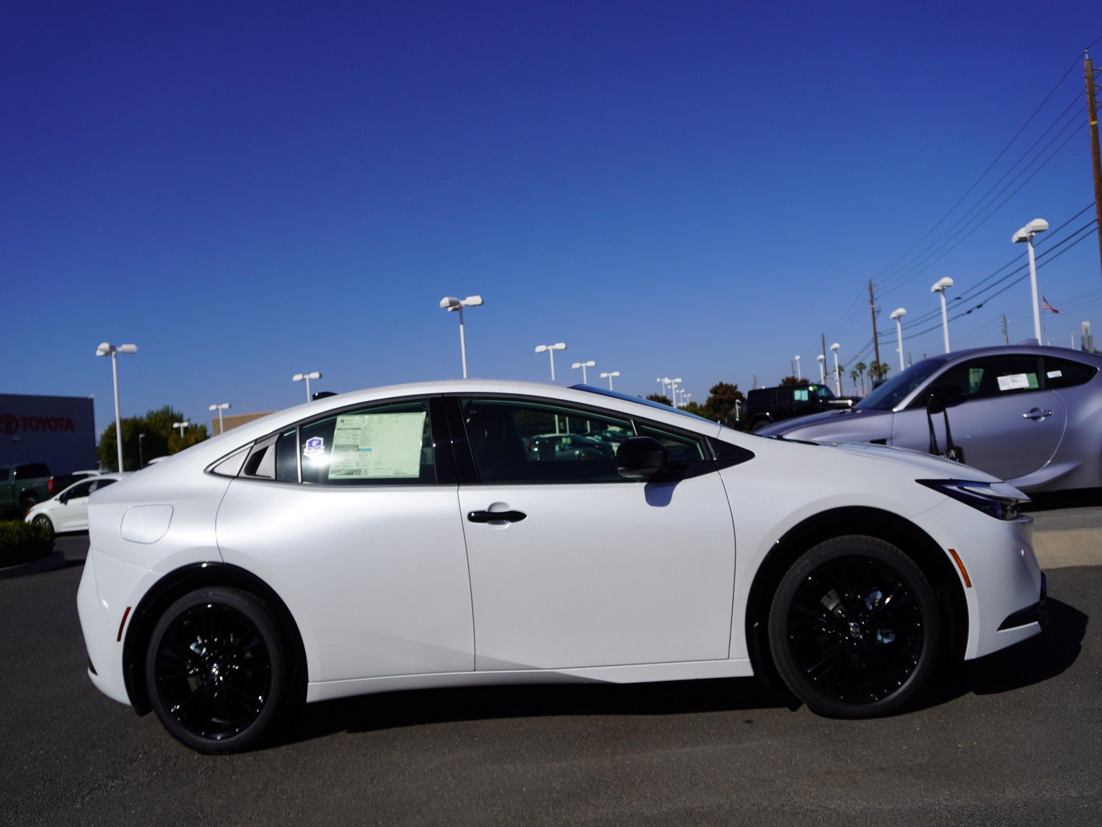New 2027 Toyota Prius Plug-In Hybrid FWD image 4